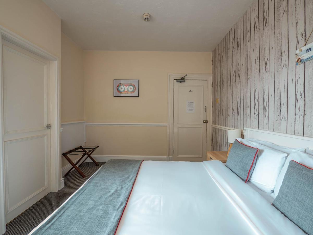 Oyo Pier Hotel Rhyl Dış mekan fotoğraf