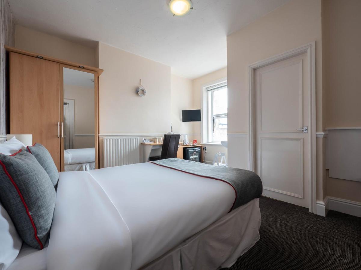 Oyo Pier Hotel Rhyl Dış mekan fotoğraf