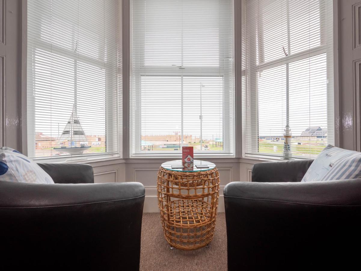 Oyo Pier Hotel Rhyl Dış mekan fotoğraf