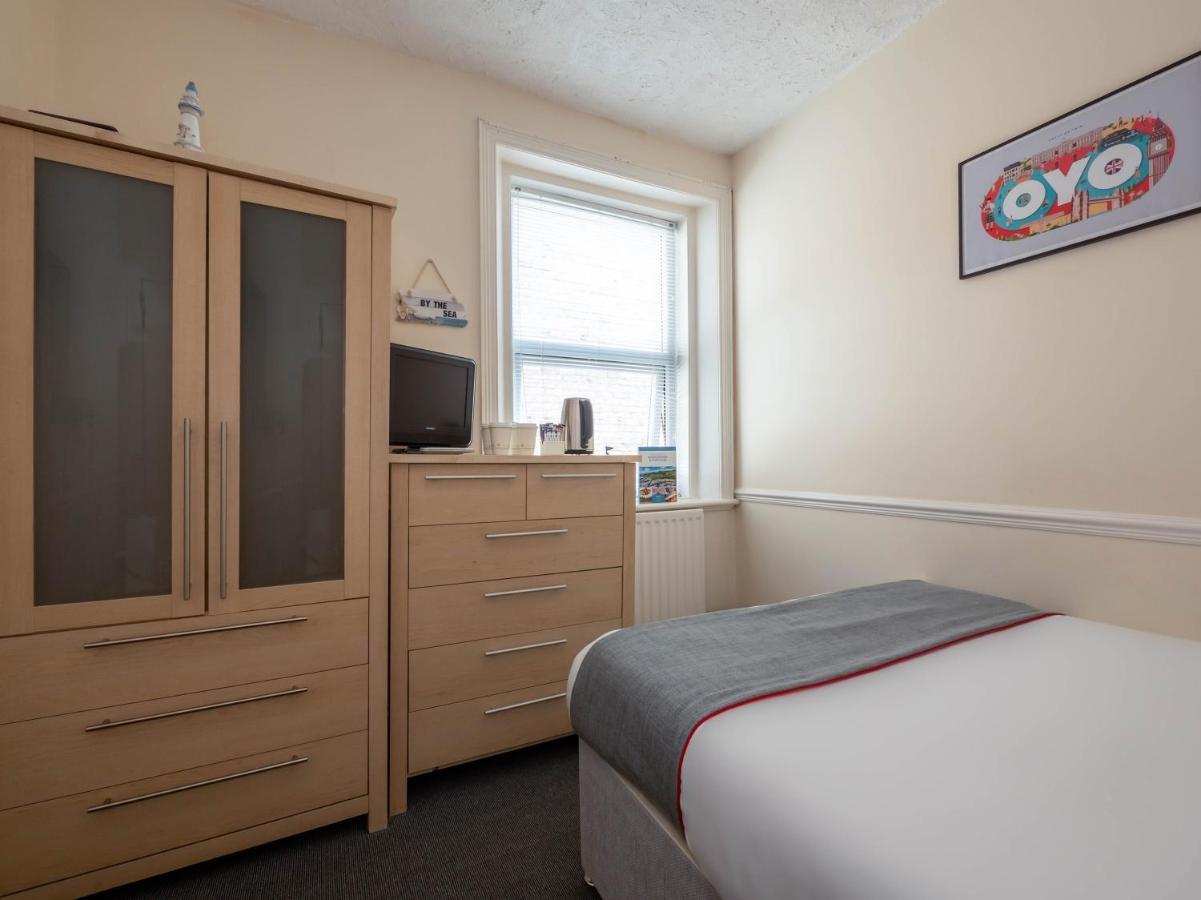 Oyo Pier Hotel Rhyl Dış mekan fotoğraf
