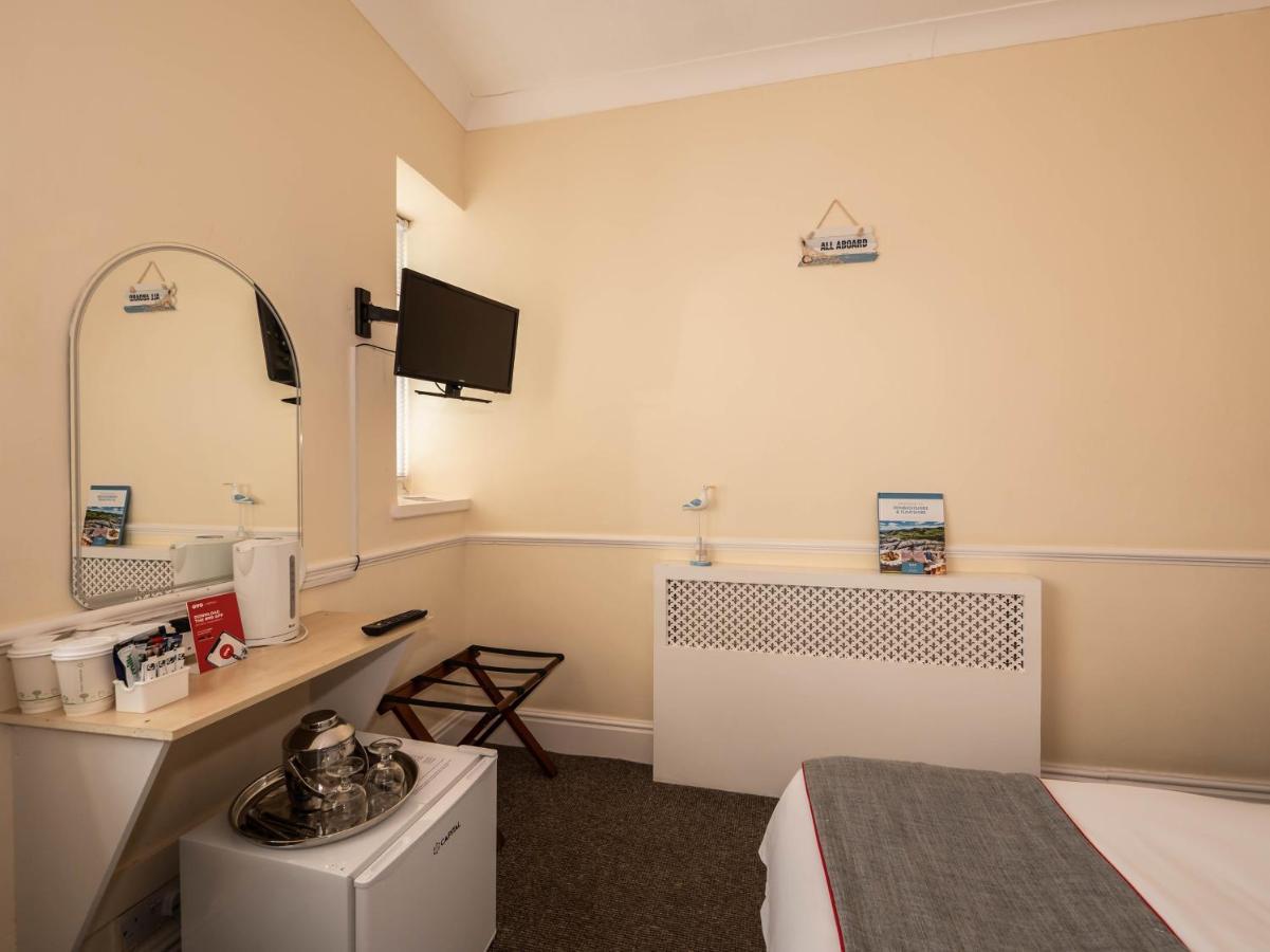 Oyo Pier Hotel Rhyl Dış mekan fotoğraf