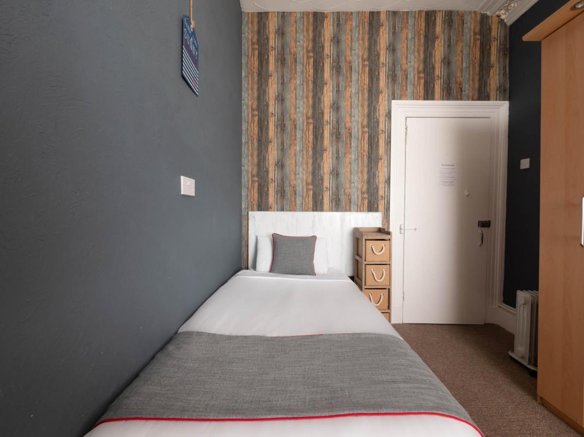 Oyo Pier Hotel Rhyl Dış mekan fotoğraf