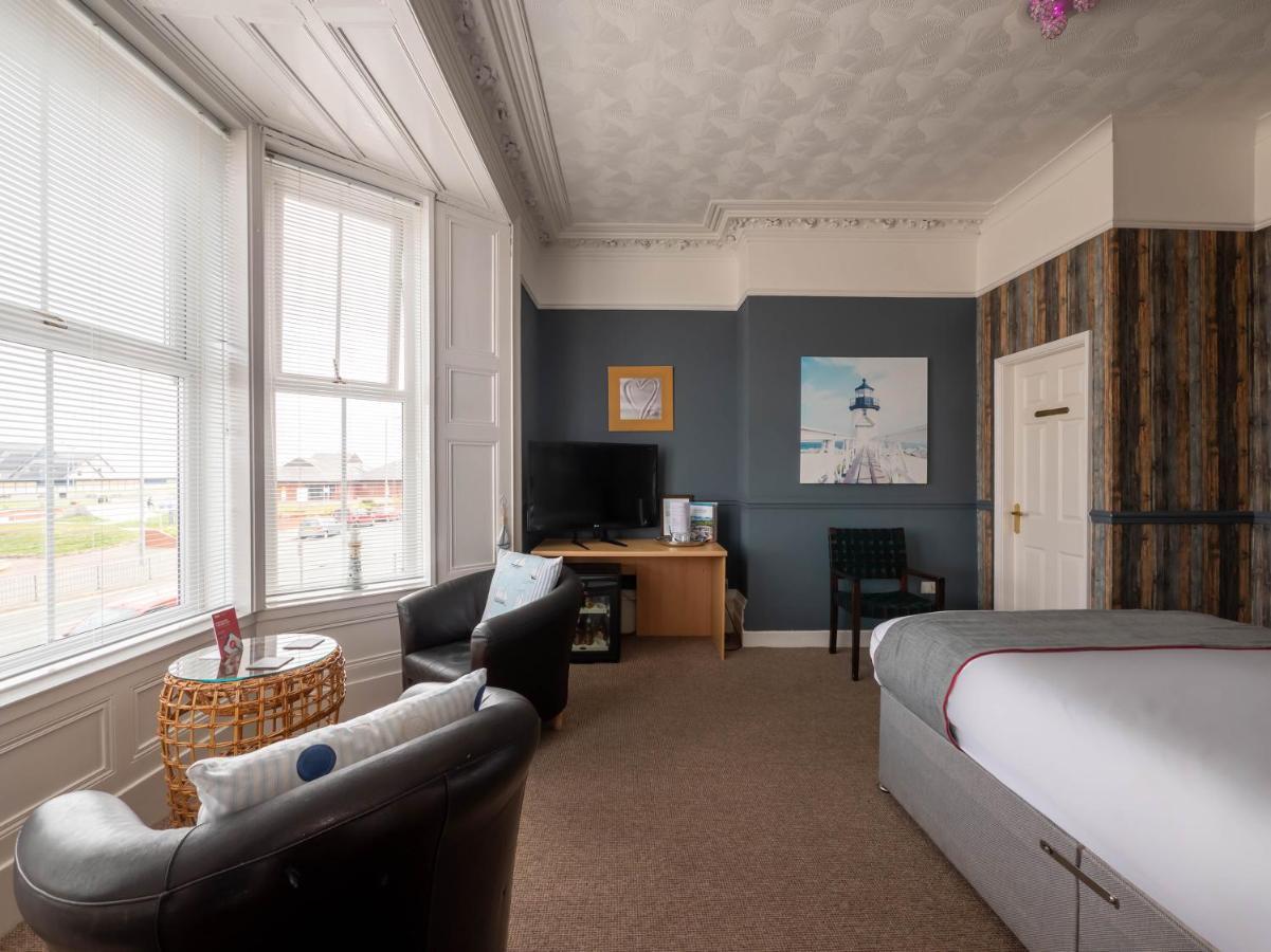 Oyo Pier Hotel Rhyl Dış mekan fotoğraf