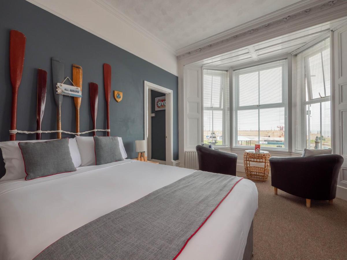 Oyo Pier Hotel Rhyl Dış mekan fotoğraf