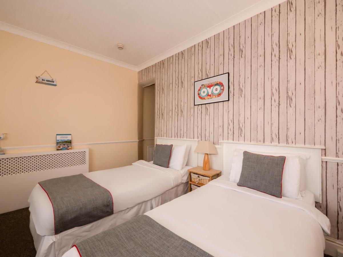 Oyo Pier Hotel Rhyl Dış mekan fotoğraf